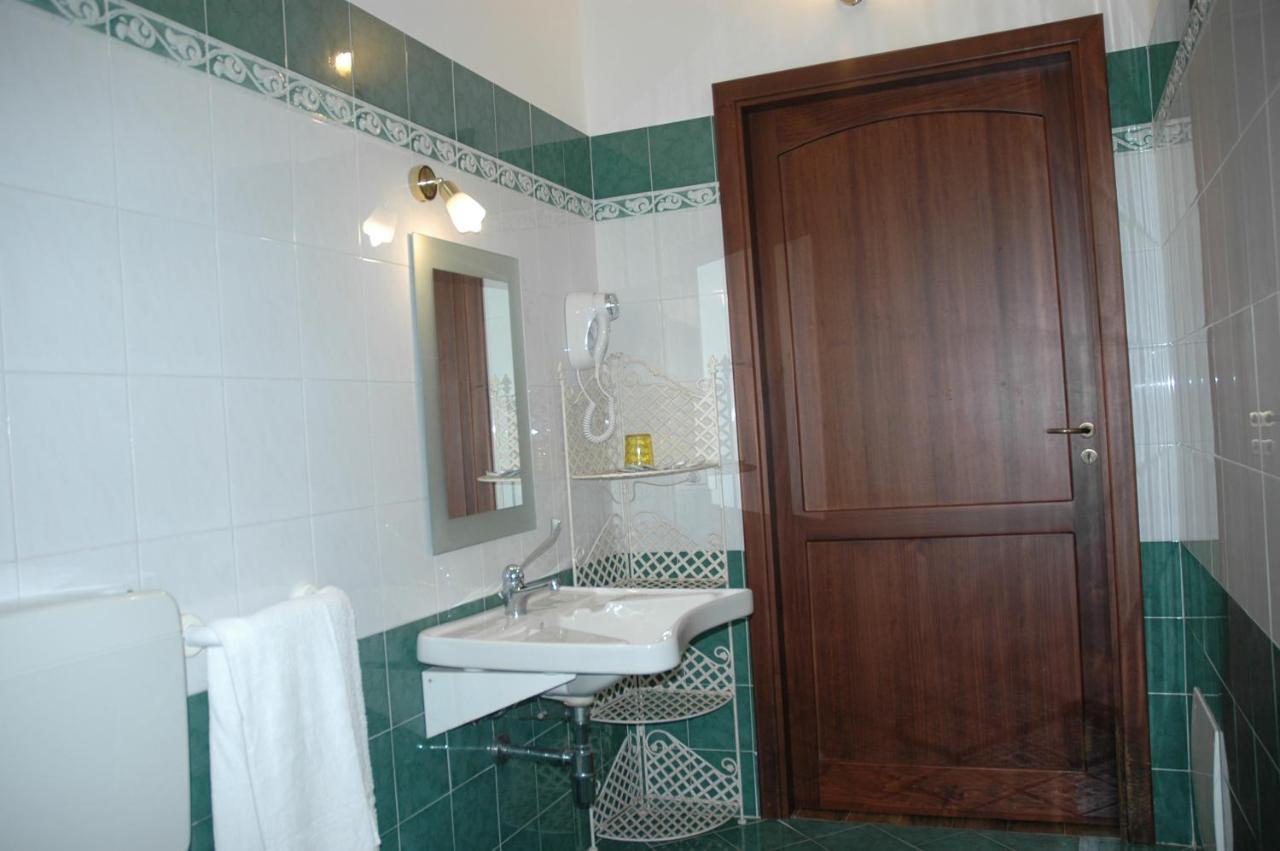 Il Vecchio Frantoio Villa Scillato  Екстериор снимка